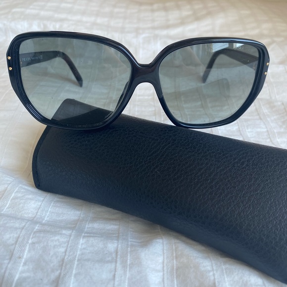 Prada Sunglases New - Picture 5 of 7